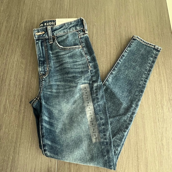 American Eagle Women’s Super Hi-Rise Jeggings - Size 2 (26W) - Picture 3 of 7